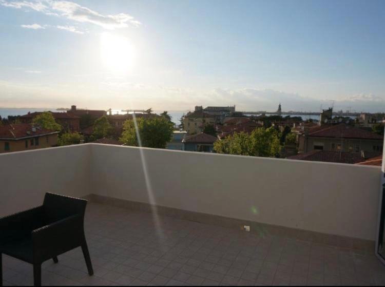 Stylish Penthouse Apartment In Venice Lido, 10 Minutes From Saint Marks Square Lido di Venezia Exterior photo