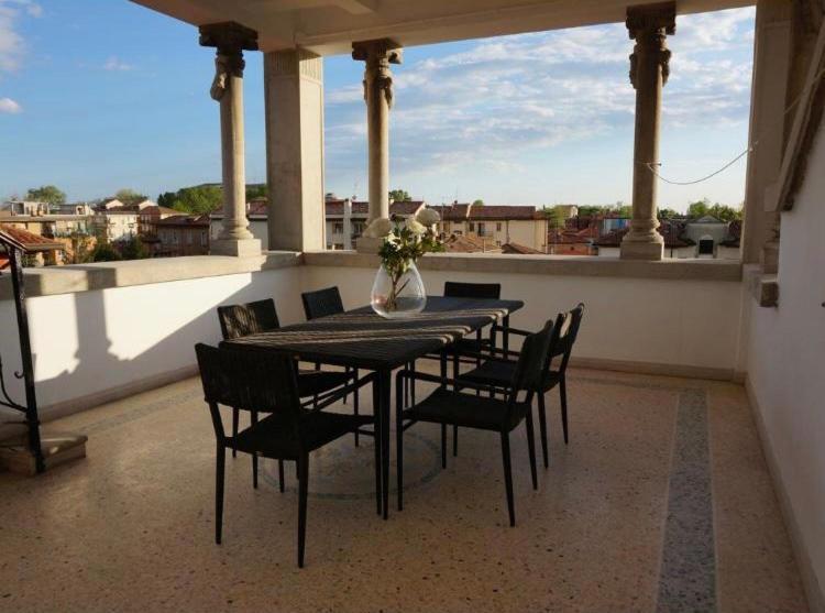 Stylish Penthouse Apartment In Venice Lido, 10 Minutes From Saint Marks Square Lido di Venezia Exterior photo